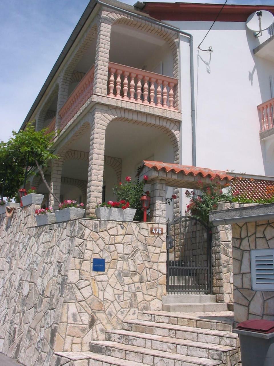 Apartmani Manuela Lopar Exterior photo
